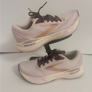 Brooks Women's Adrenaline GTS 24 running shoes Size 7